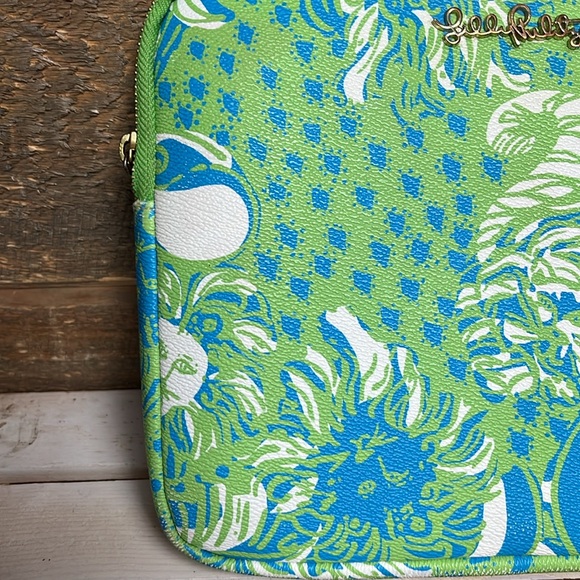 Lilly Pulitzer Roar of the Jungle Limeade Soft Tech/Tablet Case - Picture 3 of 8